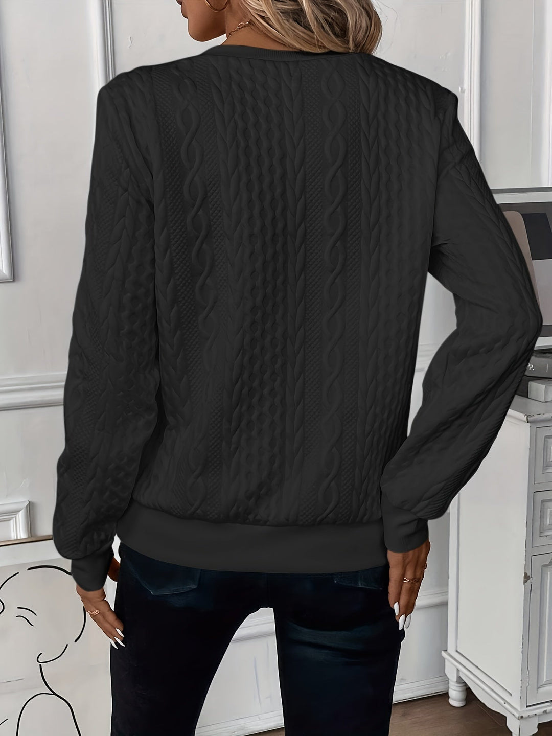 Lone – Timeless Knit with a Contemporary Flair